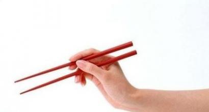A sushi pálcika használatának megtanulása Hogyan tartsunk japánt